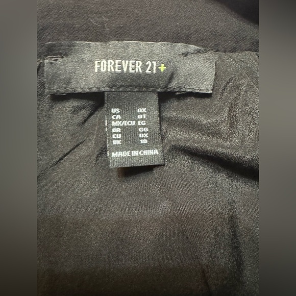 Forever 21 Black Women's Shorts - Picture 7 of 7